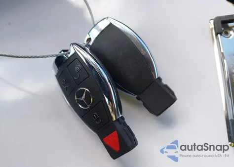 2015 Mercedes-Benz Ml 350 4Matic z USA, uszkodzony, nr VIN 4JGDA5HB0FA511160